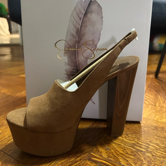 NWOT- Devalyn Slingback Platform Sandal Heeled. Size 8M in color Tobacco - Picture 6 of 12